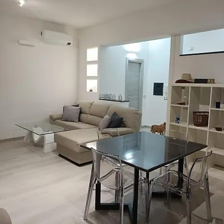 Giubbonari Luxury House *